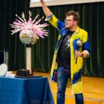 Wykład inauguracyjny –  „Jak się czuje student DUT podłączony do 100 000 V?” – Tomasz Madej, 14.03.2026 r. cz. I